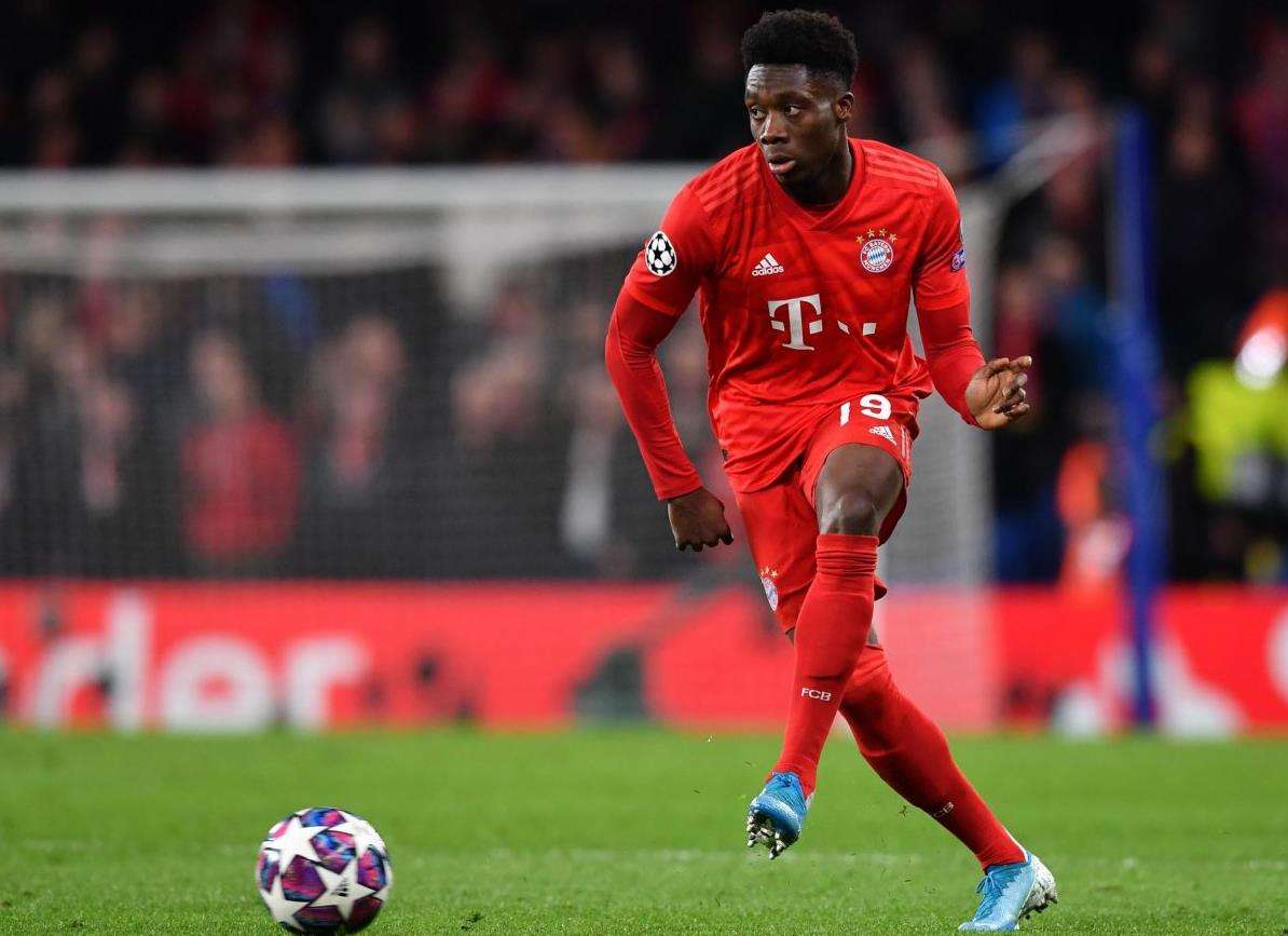 442评选足坛十大左后卫,442评出的足坛现役十大前锋