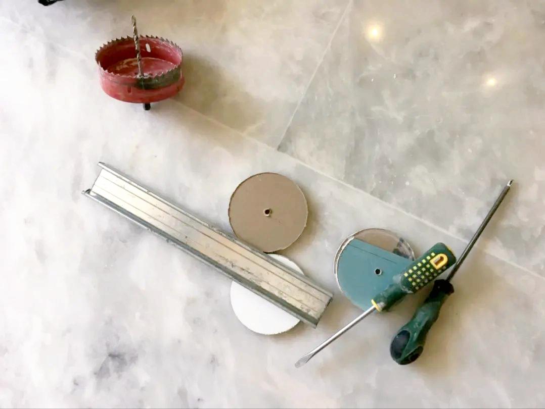 天花孔开大怎么解决,天花板开错孔补洞方法