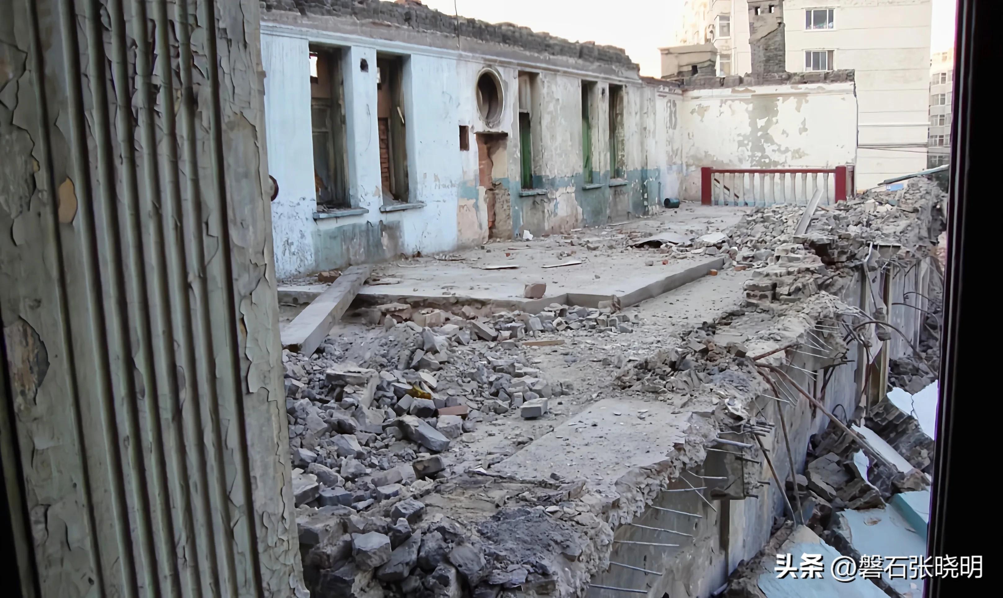 说说吉林省长春市大众剧场二零一零年五月二十三日拆扒时的景象