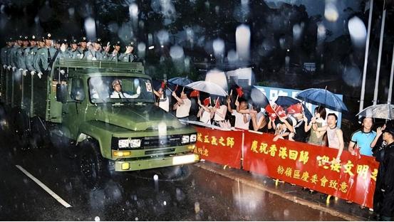 军委制定接防香港方案，忽视了*力武**准备，*小平邓**沉着脸说了2句话