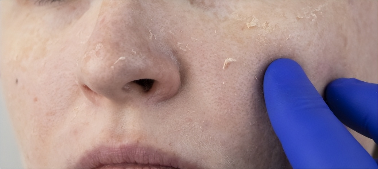 带妆上班的女生有多强,每天坚持带妆上班