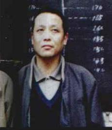 民警抓捕吸毒人员受伤,民警抓捕吸毒犯受伤