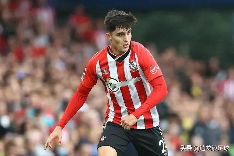 英超最佳后卫排名,切尔西利物浦英超首发阵容