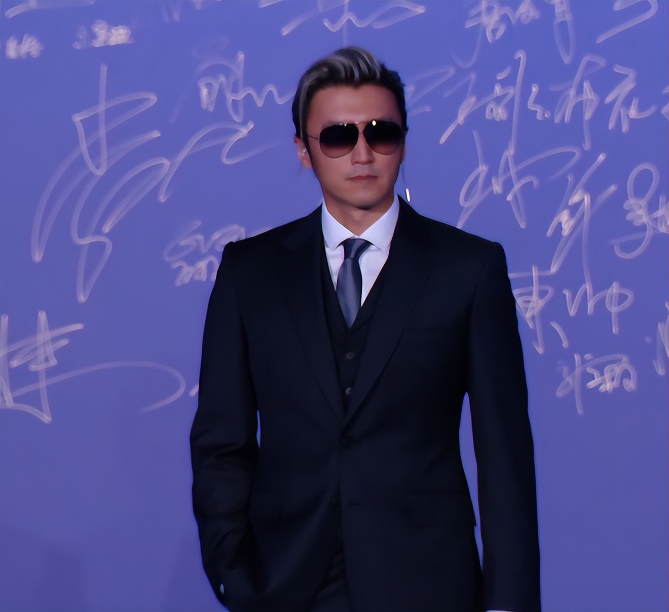 上海这一夜，内娱来了一大半，吴京谢霆锋拿大奖，冯小刚忙着交际