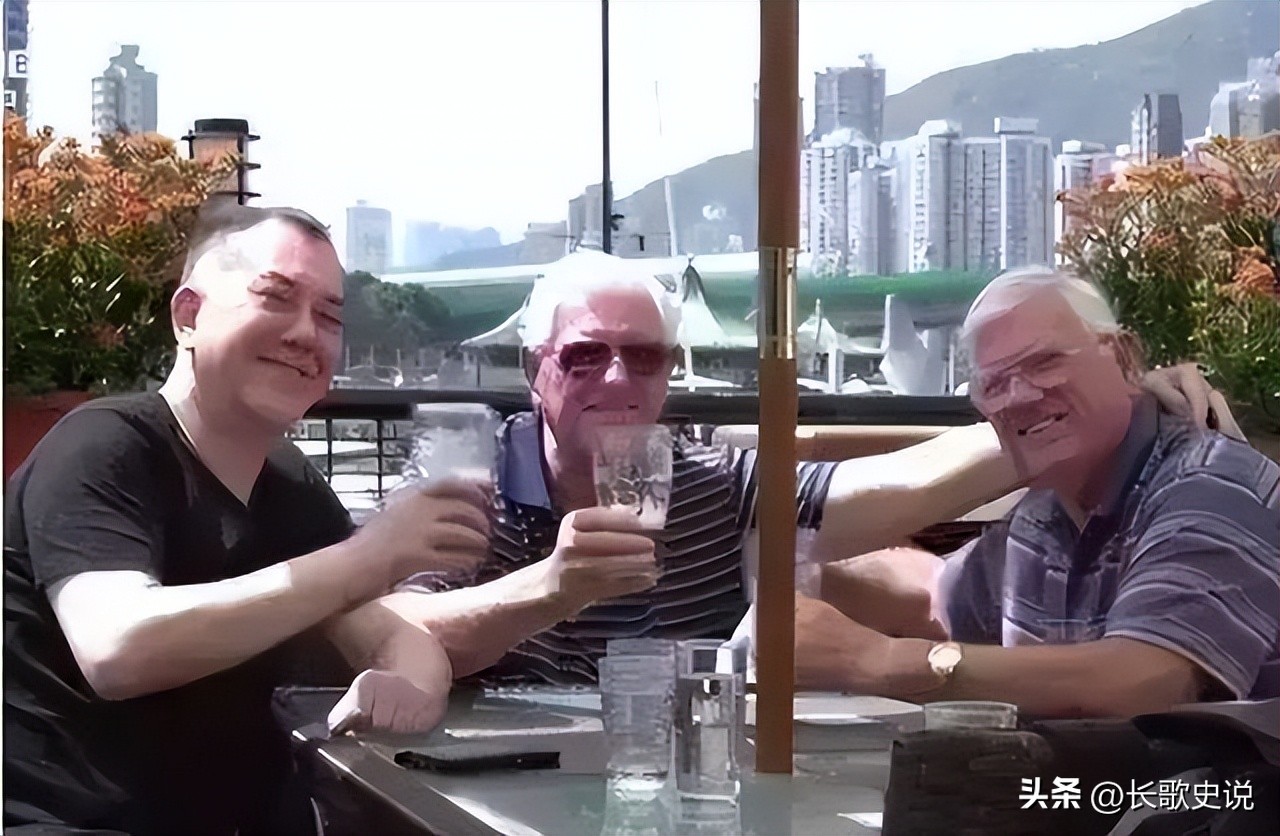 黄秋生现身金像奖被喊滚出国!曾扬言自己是英国人,如今死不承认