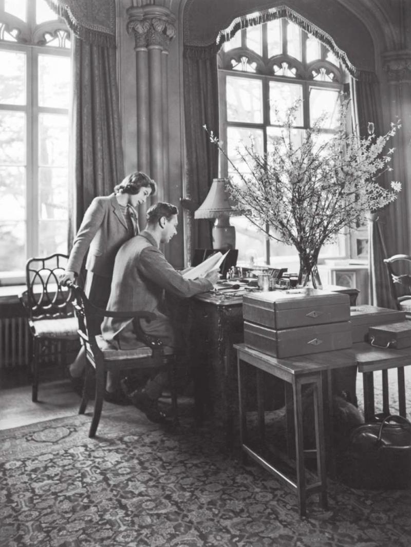 王冠为什么最重,70年的皇冠