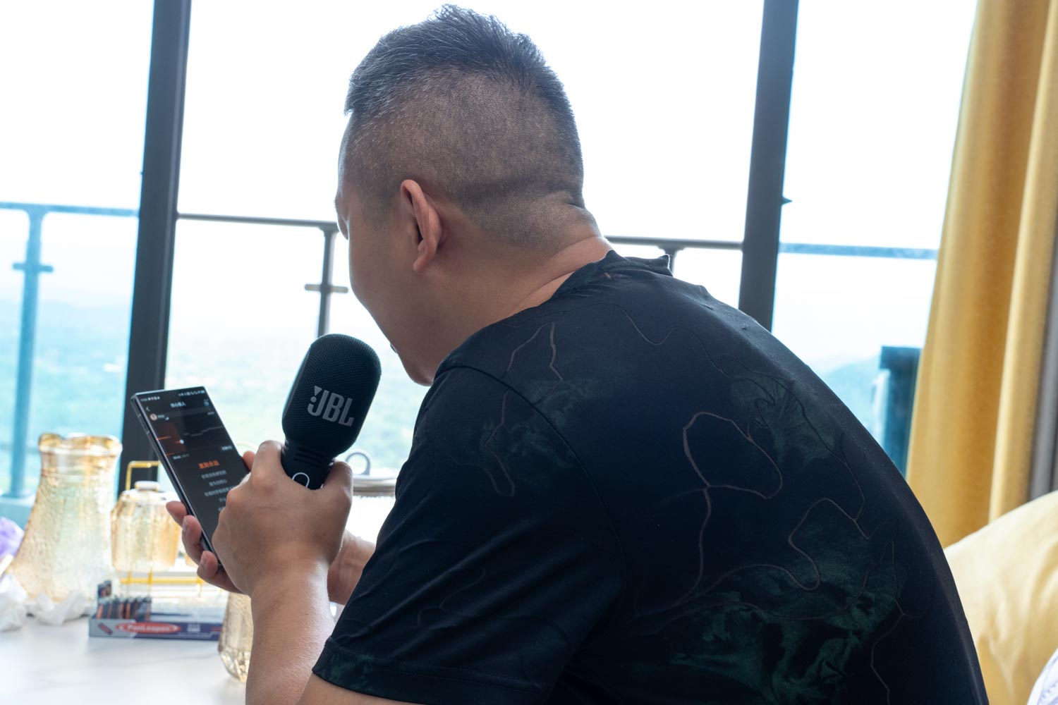 jbl最新k歌麦克风,jbl音响唱k麦克风