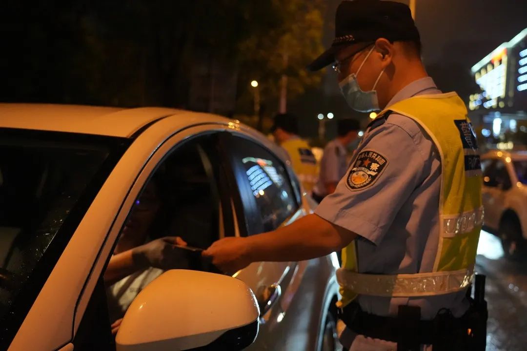 【夏季治安打击整治“百日行动”】天津公安开展第二次夏夜治安巡查宣防集中统一行动