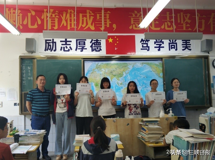 从这里走向世界简谱,从这里出发走向世界英语