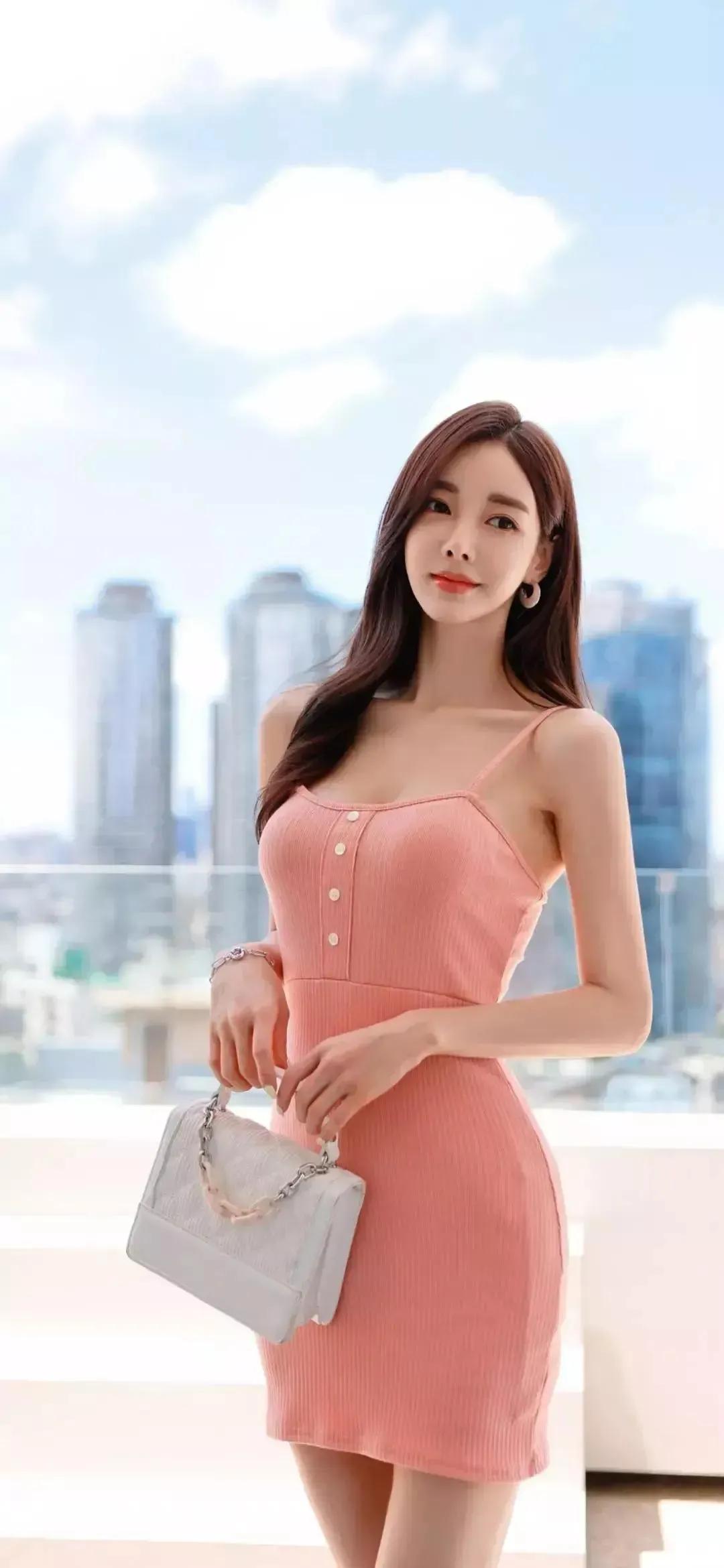 世间美女千百万，人间极品是允珠