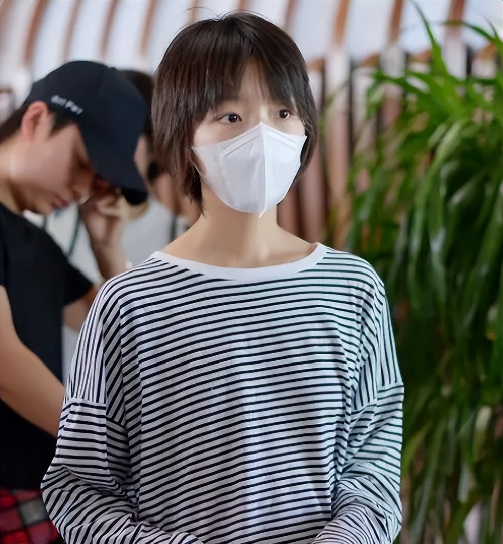 没有颜值没身材周冬雨为何如此红,其貌不扬的周冬雨为什么备受关注