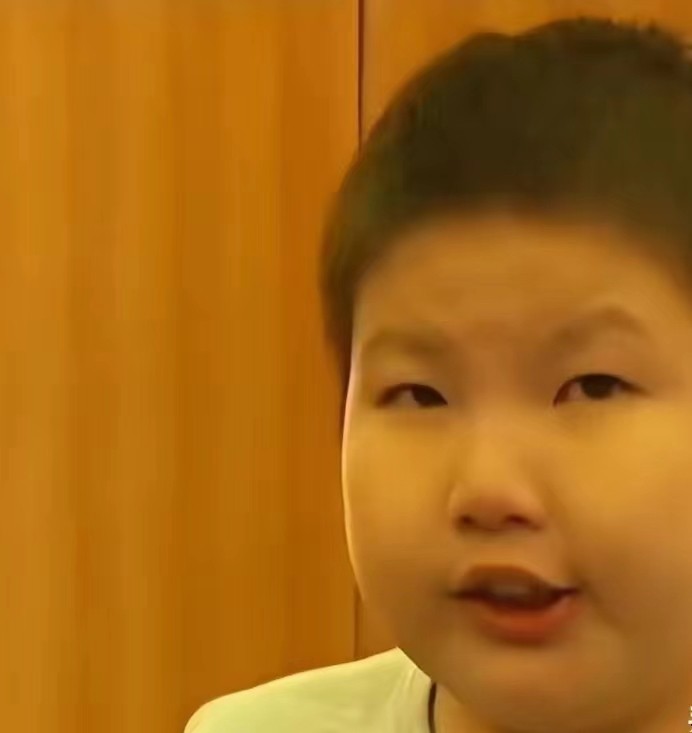 江西一男孩14岁达到300斤,10岁男孩一顿吃三碗体重飙到130斤