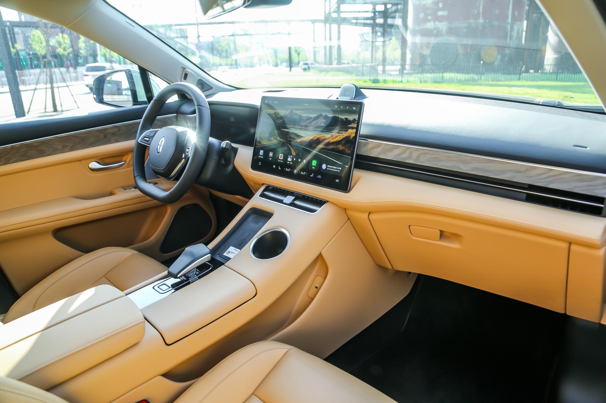 问界m5是大型suv吗,问界m5是中型suv吗