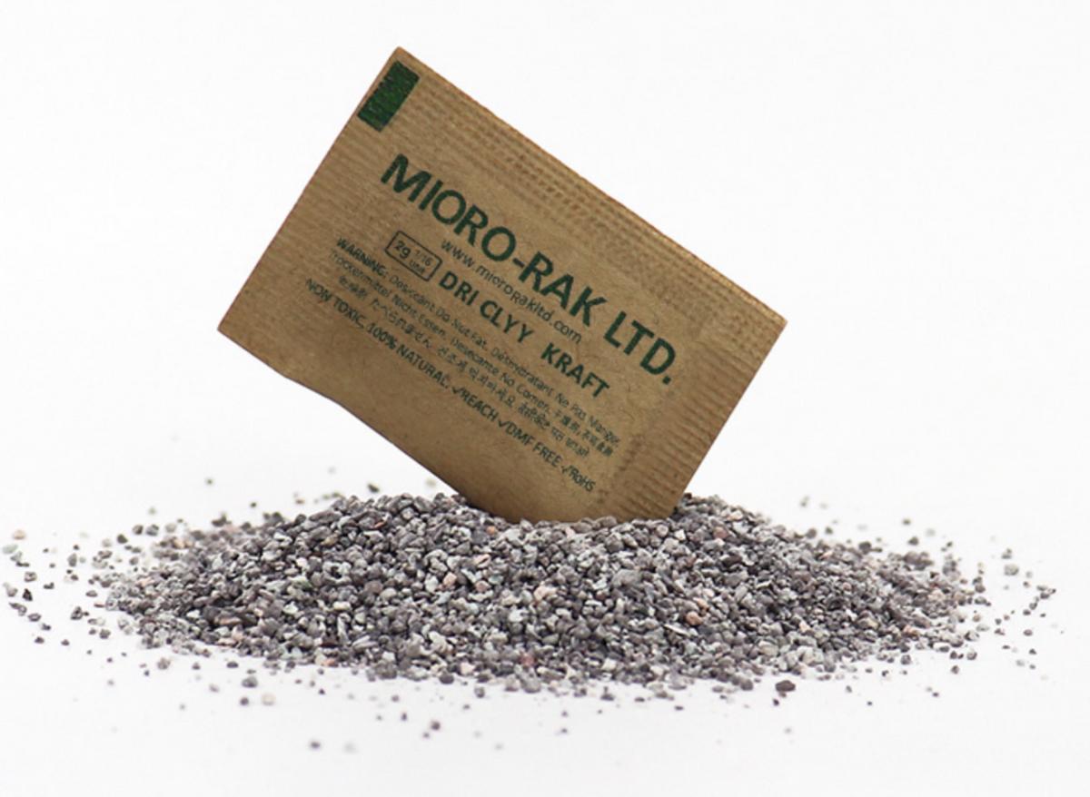 茶杯里干燥剂误服怎么办,误服干燥剂会有什么后果