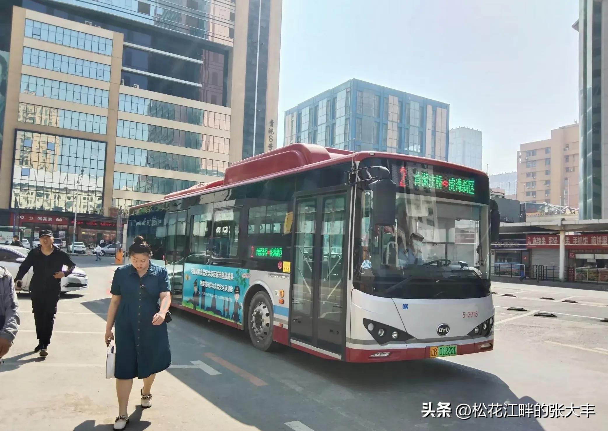 为老年人做的暖心小事,为老人做的贴心实事有哪些