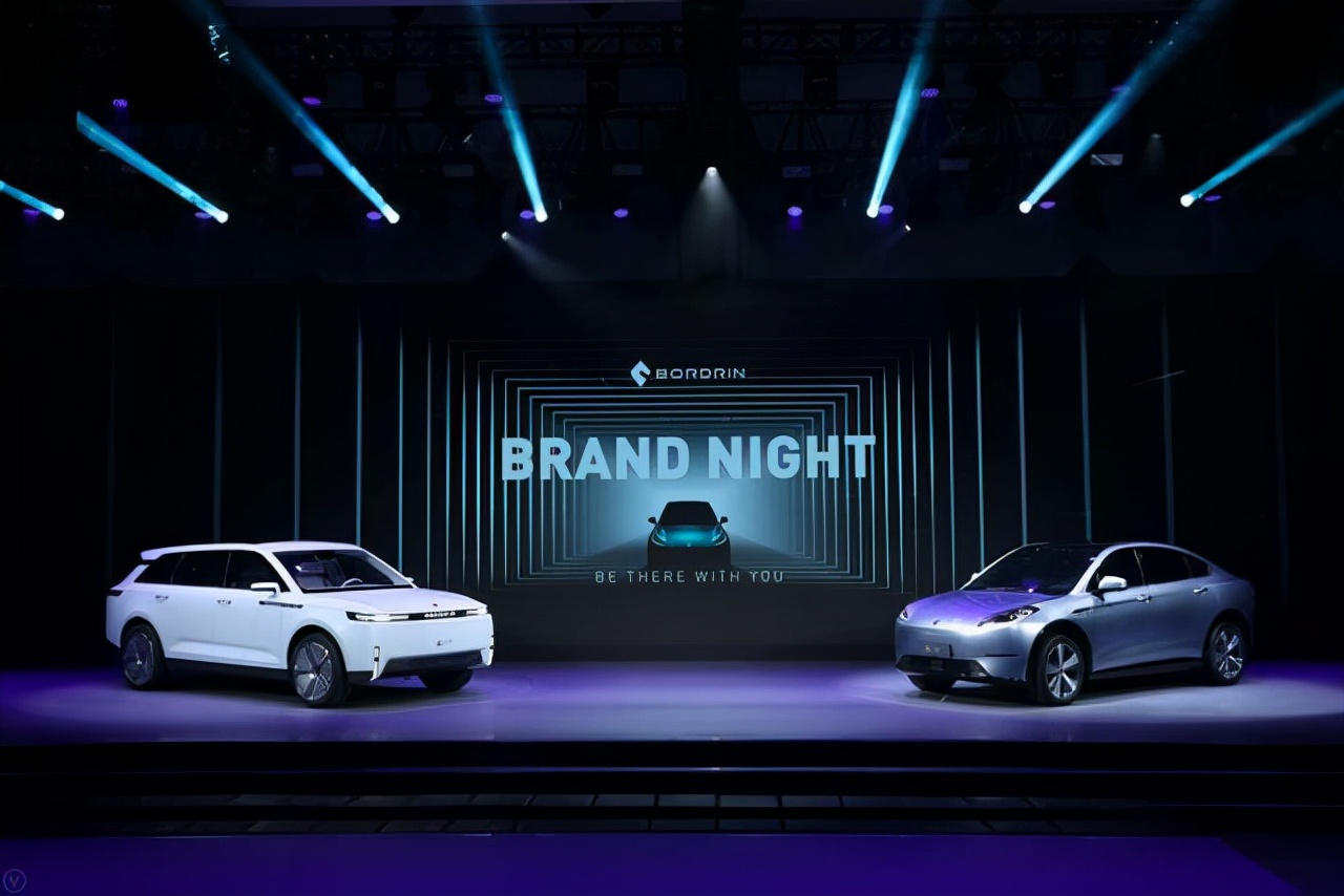 把一手好牌打烂的案例,把一手好牌打烂再重新洗牌