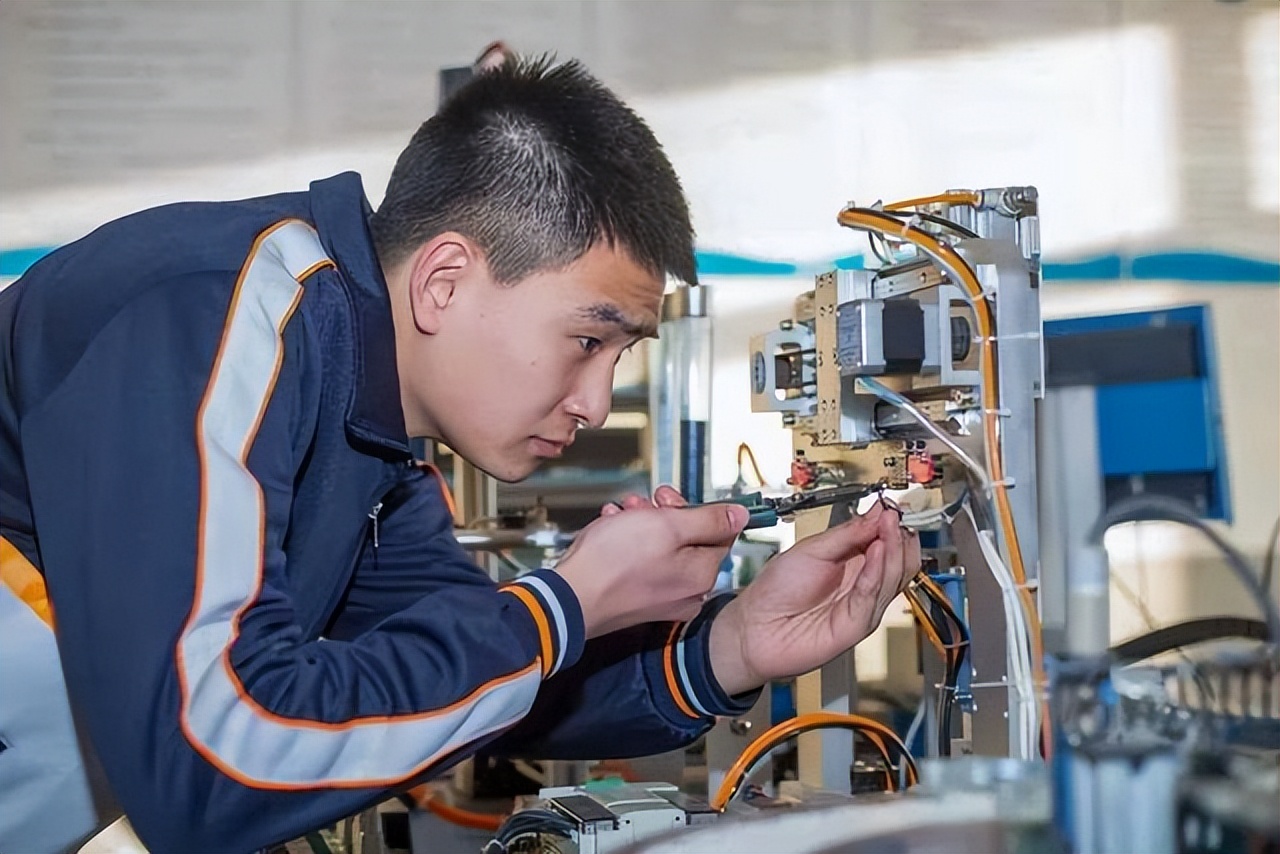 机械设计制造及自动化专业面试题,机械设计制造及自动化专业优缺点