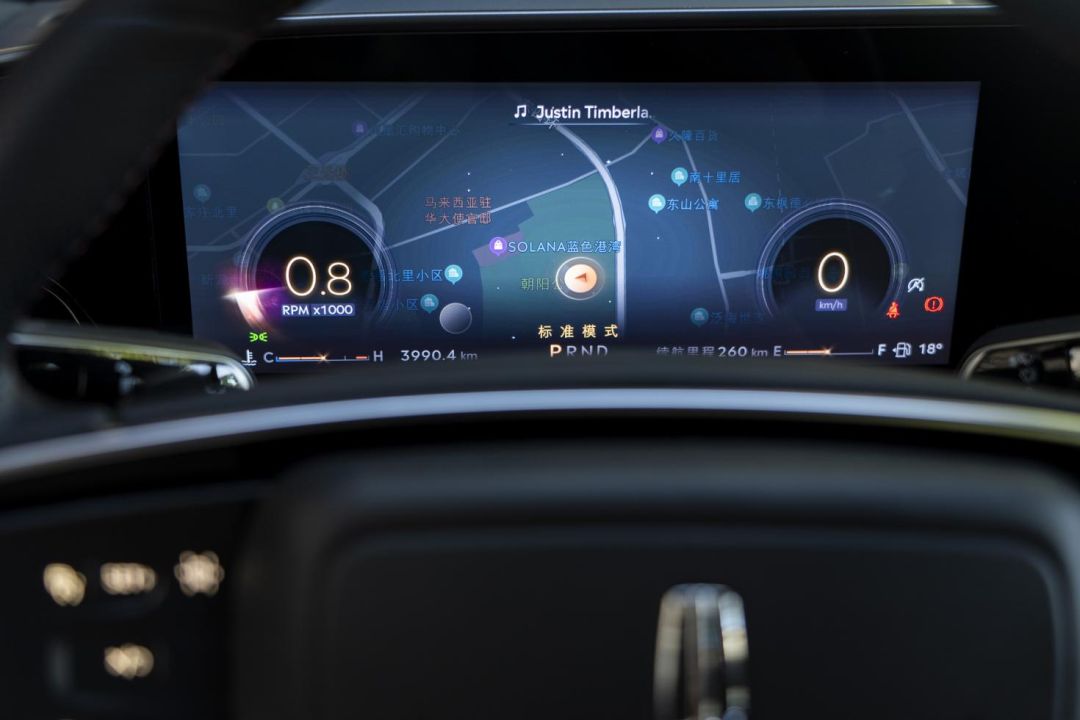 新款林肯z试驾,22款林肯z银色试驾