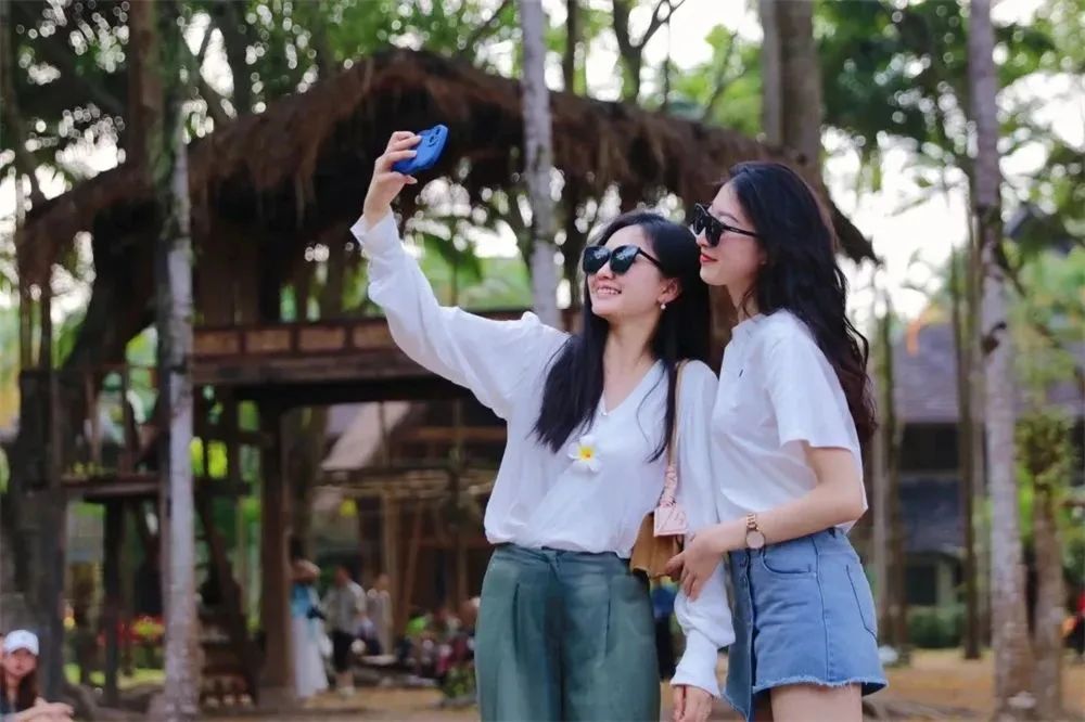 坐上动车去赴约，一起“水水水”吧！