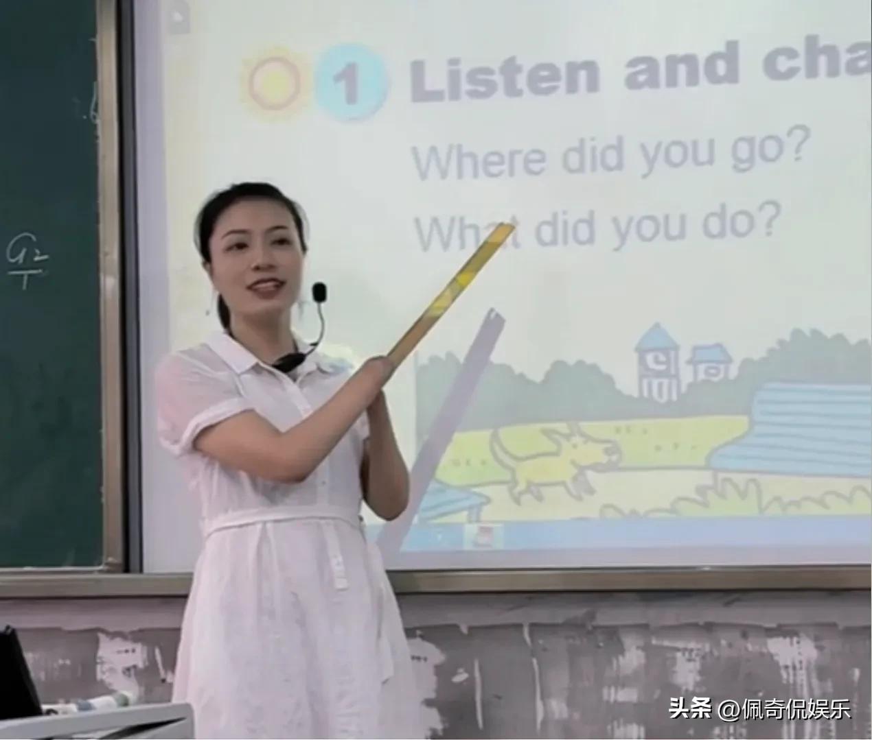 站在讲台上12年，无手无脚，用她残疾的手臂给山区的孩子指引方向