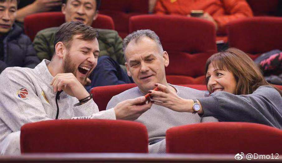 莫泰尤纳斯快攻,莫泰尤纳斯梦幻脚步nba