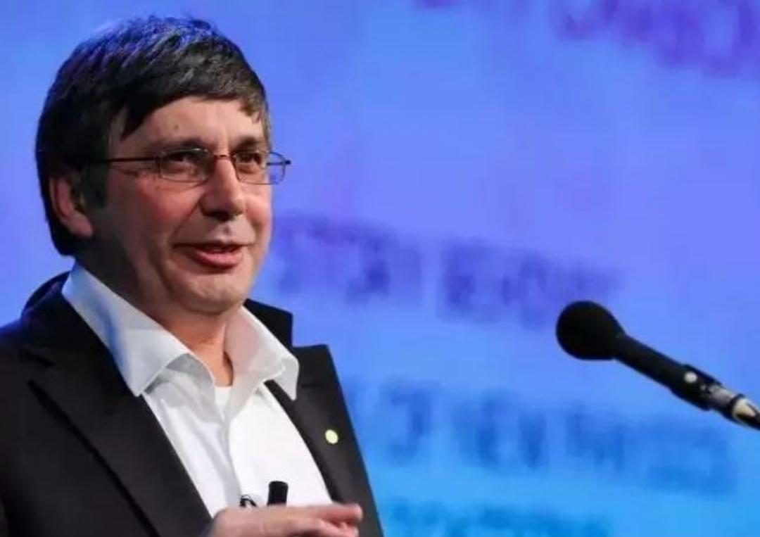 科学家用青蛙做实验，得到反重力蛙，那把人放进强磁场中会怎样？