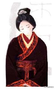 最美婚纱还是中国传统的凤冠霞帔,西方婚纱与中国古代婚服的差异