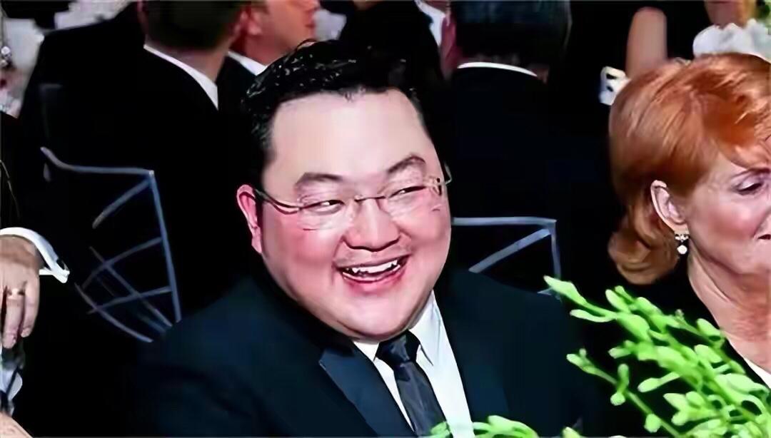 花几十亿骗世界名模,花300亿的华裔富豪