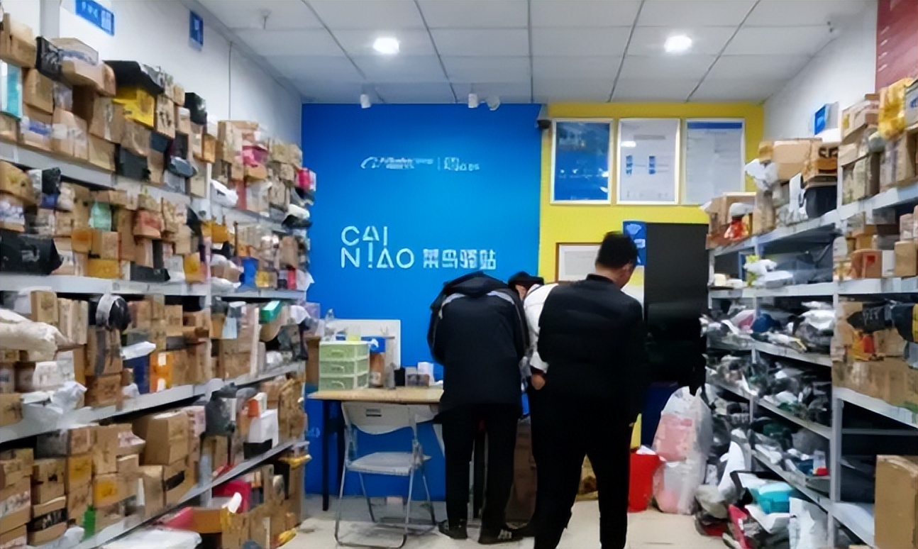 俄罗斯美女不要彩礼，倒追中国穷小伙：没车没房也要嫁，幸福至今