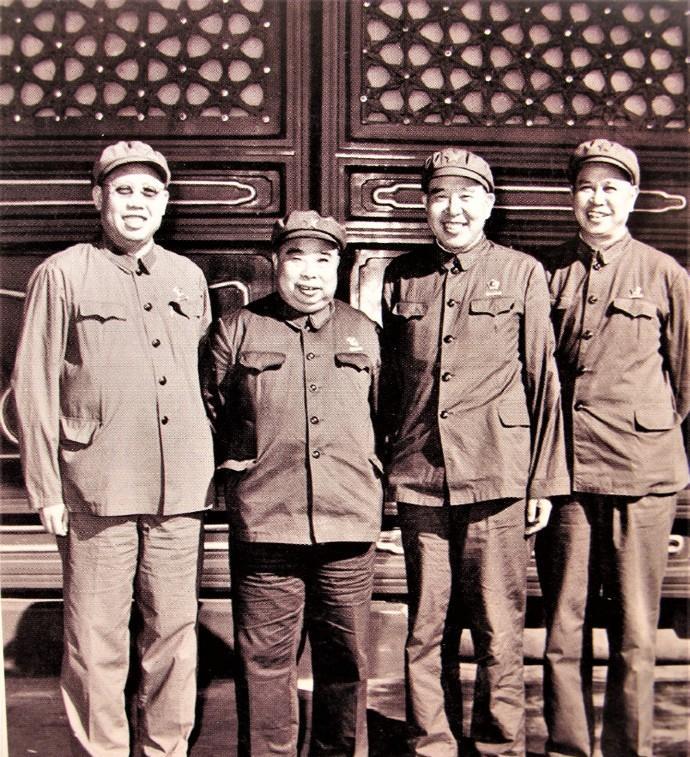 日军侵华兽行,日军当着国军的面杀俘虏