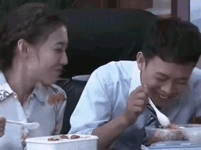 演员笑场却成了经典,演员笑场却产生了经典片段