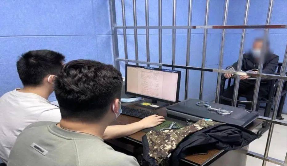 电力局老员工辞职入美籍，项目一投即中，99年忘拿的电脑揭开真相