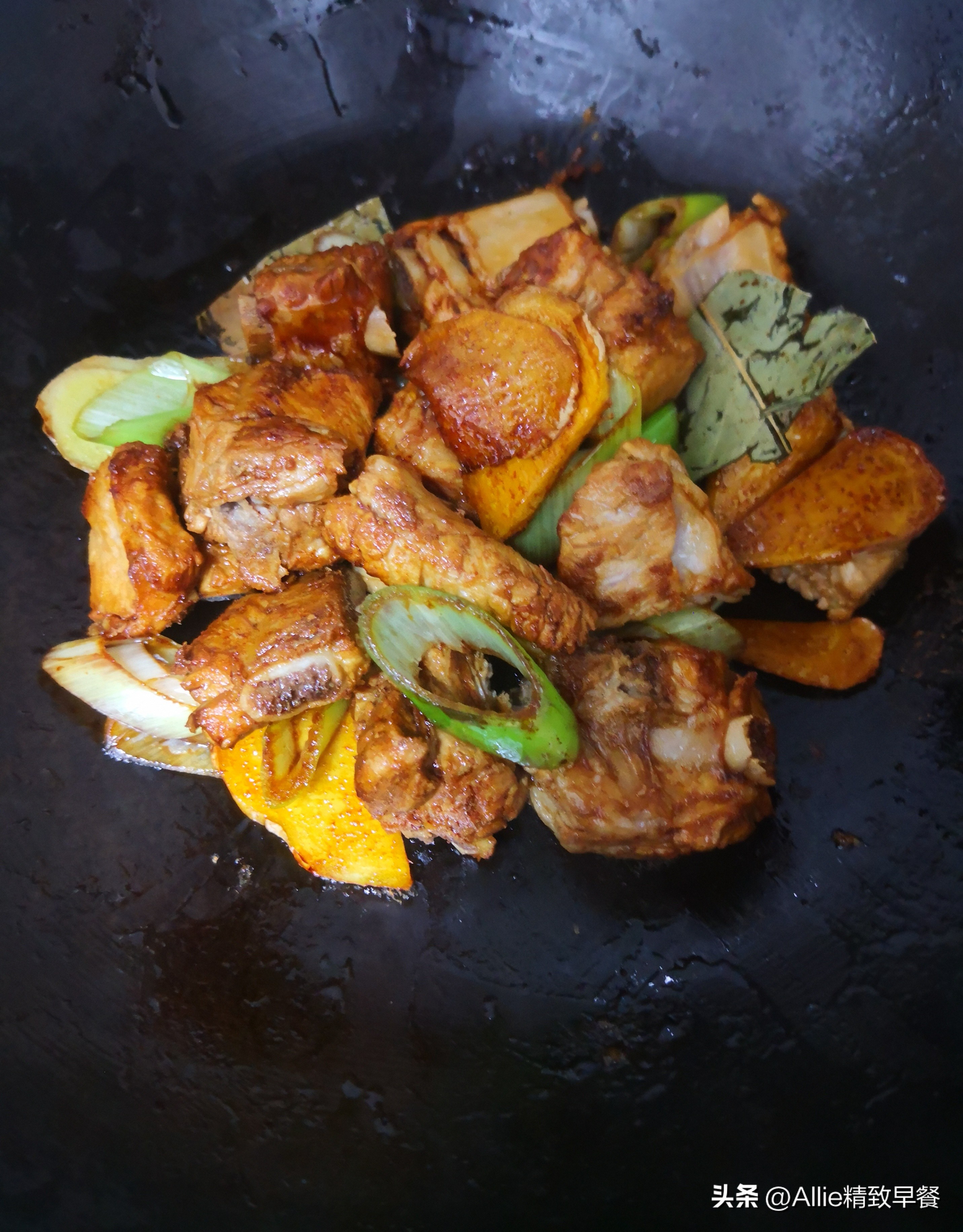 砂锅焖面老是粘锅怎么回事,豆角土豆西红柿焖面不会粘锅