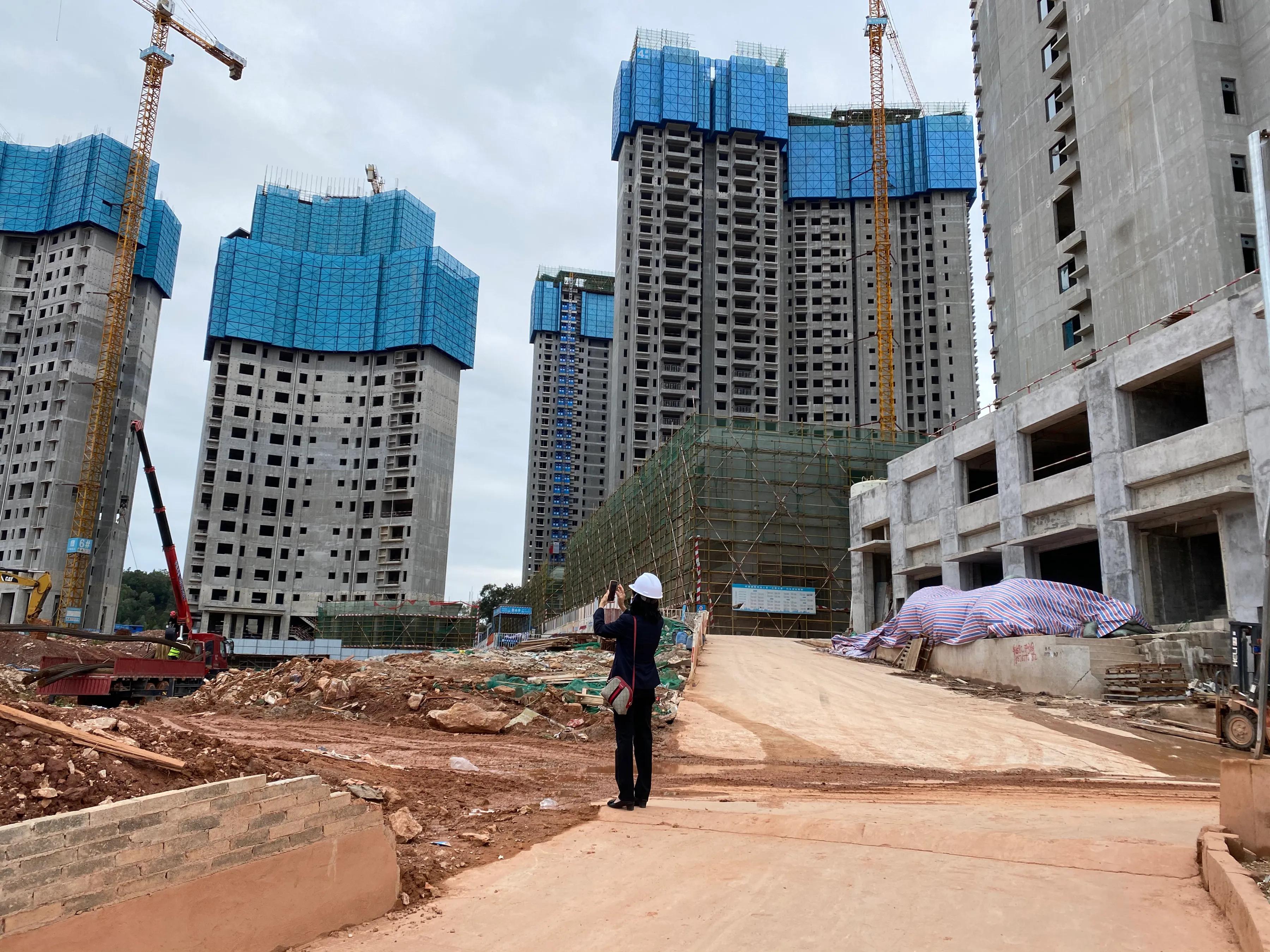 40多岁女性学做资料员,女生怎样做好工程资料员