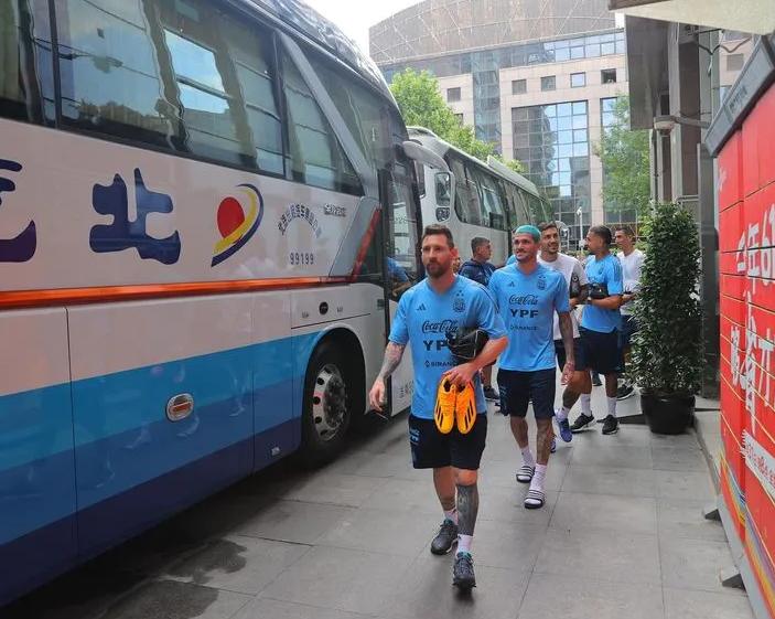 梅西未上场引发球迷不满梅西回应,央视梅西未上场引发球迷不满