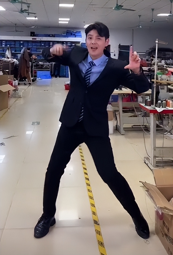 鍘傝姳杞﹂棿璺宠垶璧扮孩鍚哥矇鐧句竾,鍘傝姳鍚哥矇鐧句竾鐧讳笂澶