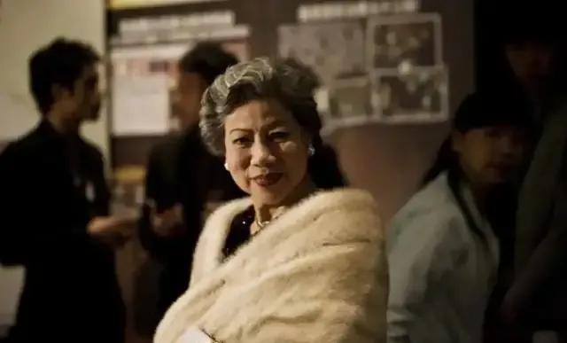 40岁左右的女港星现状,盘点40岁没结婚的港星