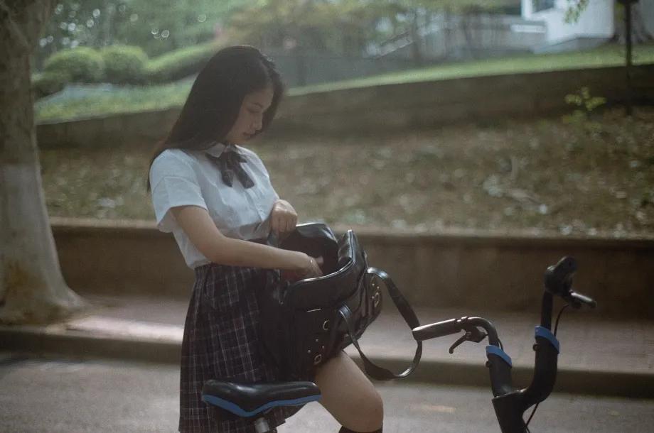 校园女同学校服写真,校服清纯照片