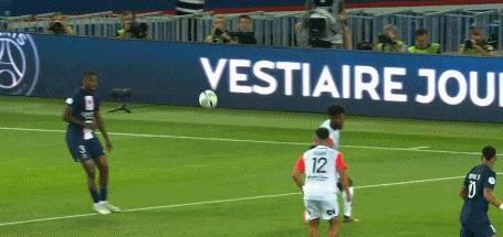 想开了！梅西今晨又造点+让点！1镜头最风骚，并非两度挑传内少