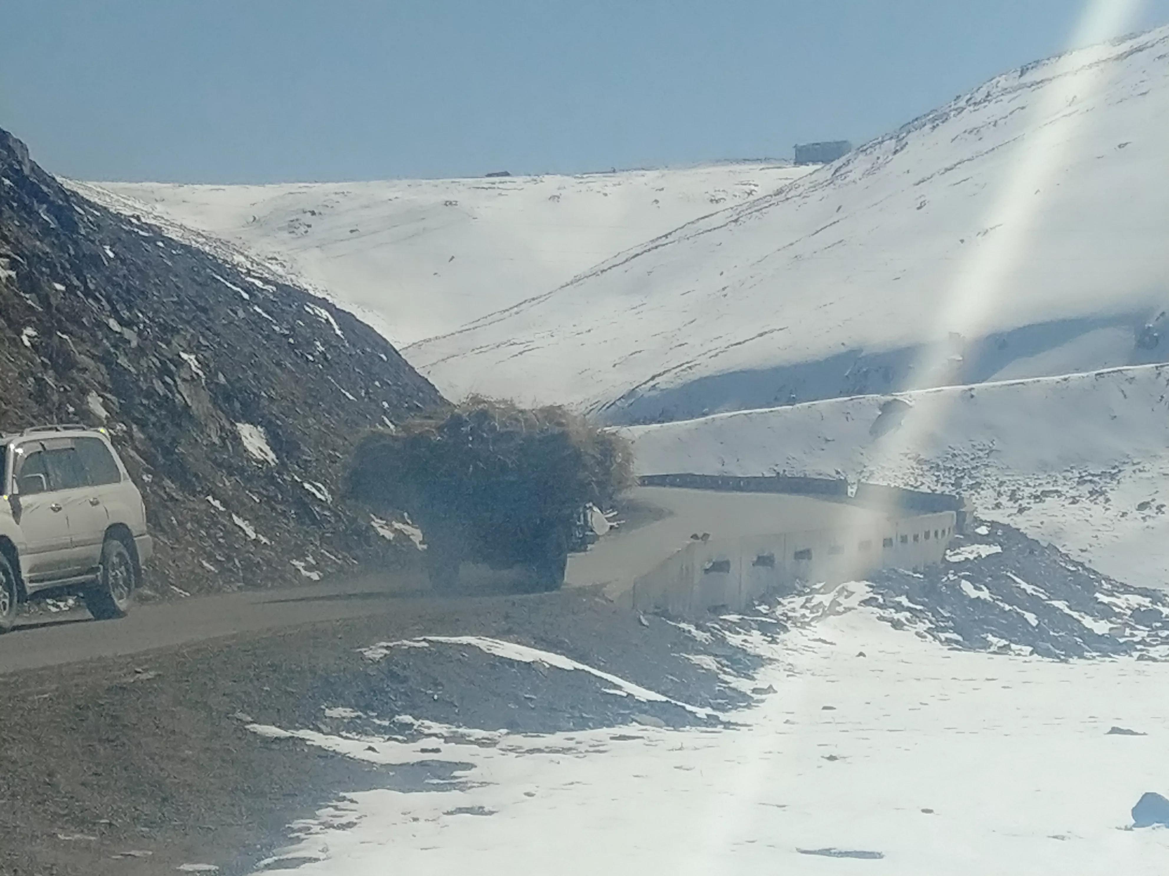 从甘肃翻越祁连山到青海,从肃北到青海沿途风景