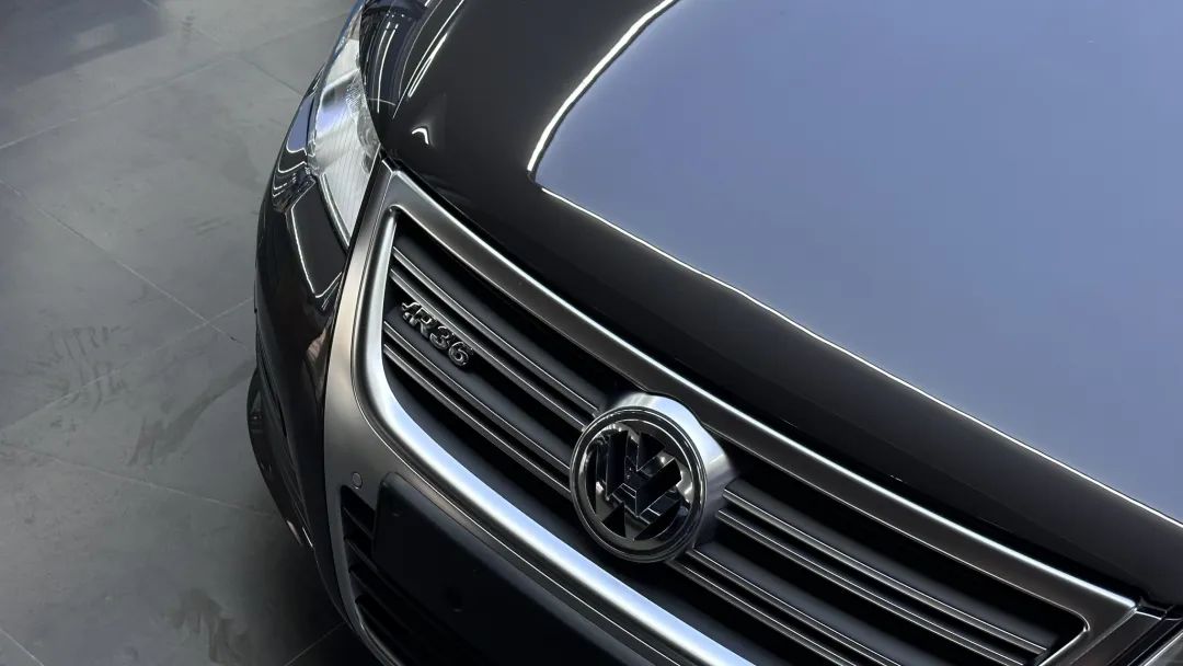 r36翻新改造全过程,大众r36这么老的车怎么还卖这么贵