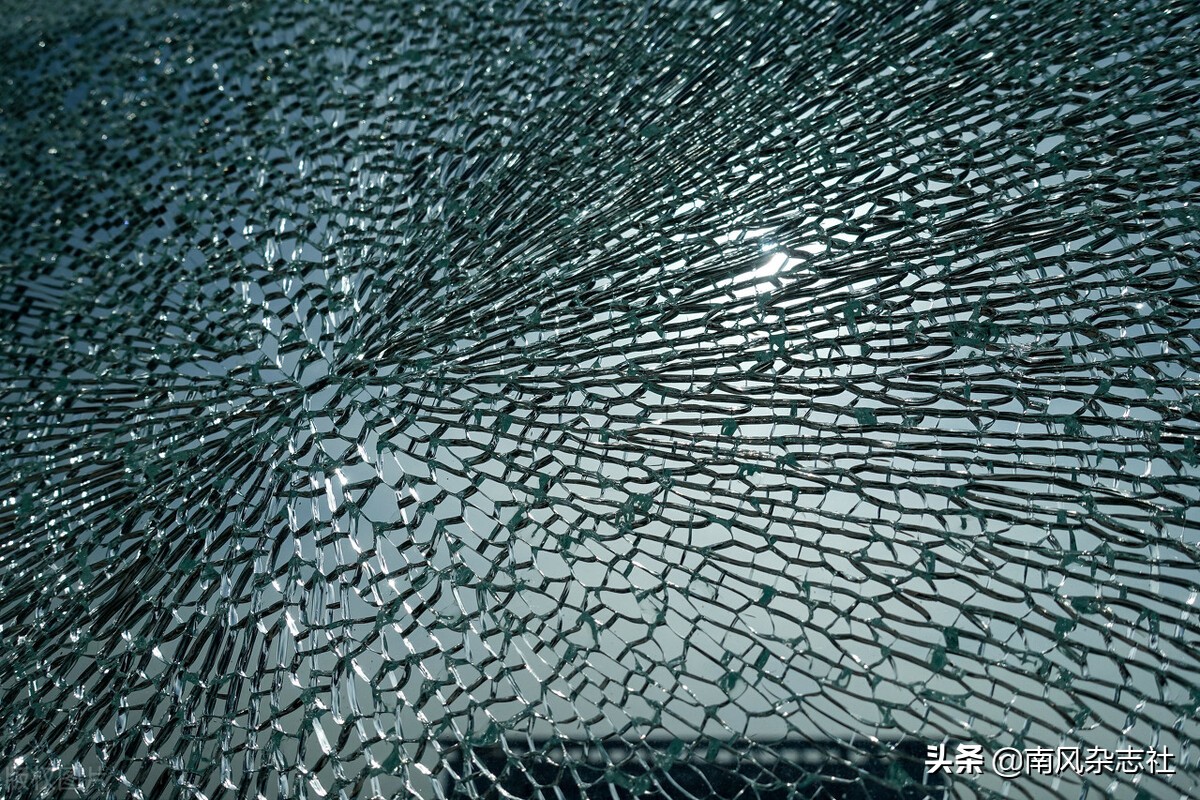 她终于如愿以偿，被他拥进怀中