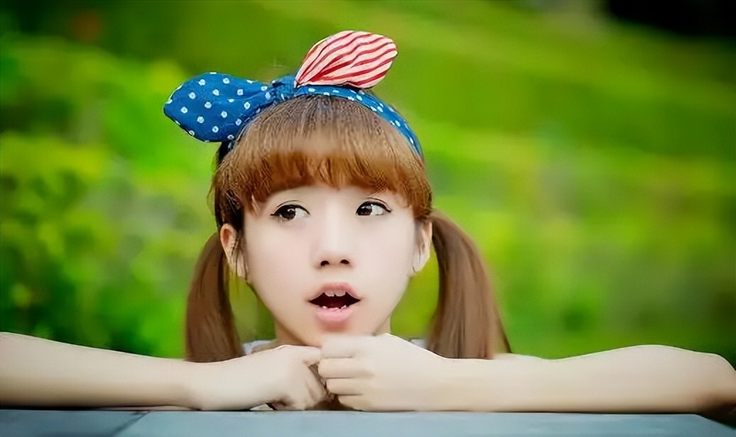 9岁来初潮姨妈巾直接扔桌上，青春期教育越早越好，家长该重视了