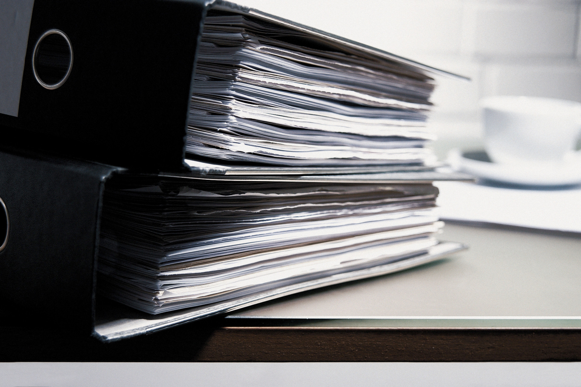 一张旧相册里藏着真相,一张老发票的真实故事