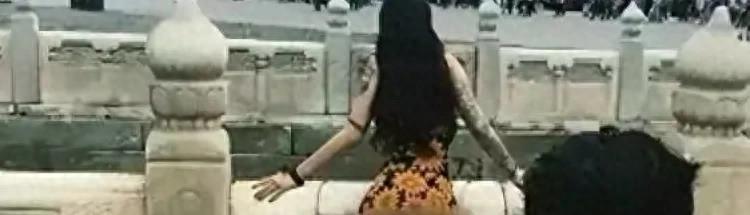 女子无耻举动遭人唾弃完整版,女子无耻举动遭人唾弃