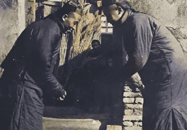 日军日记：*安妇慰**不服从管教，我很愤怒，用*刀刺**插入她的*体下**