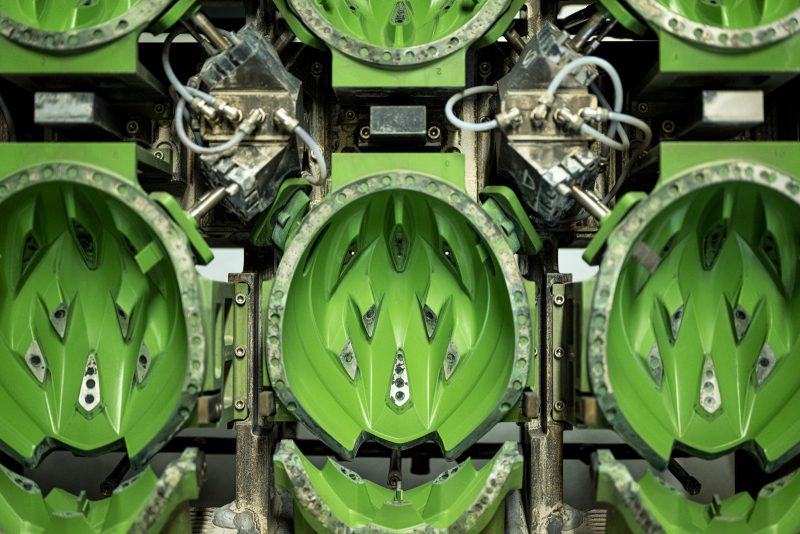 头盔强硬抗撞击不惧日常碰撞介绍,头盔可以防多少公里碰撞