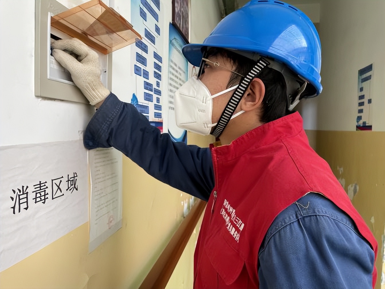 电网公司重阳节慰问离退休干部,电网重阳节