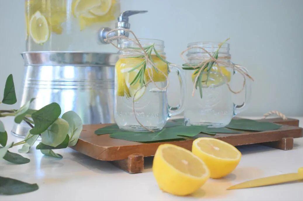 早上空腹喝柠檬蜂蜜水能减肥吗,每天两杯柠檬蜂蜜水能减肥吗