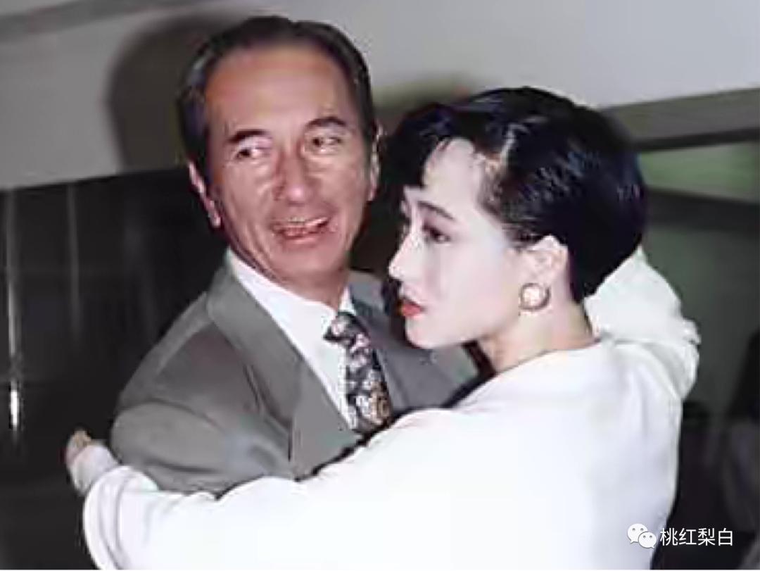 赌王二房蓝琼缨生了几个孩子,赌王二太蓝琼缨几岁生孩子